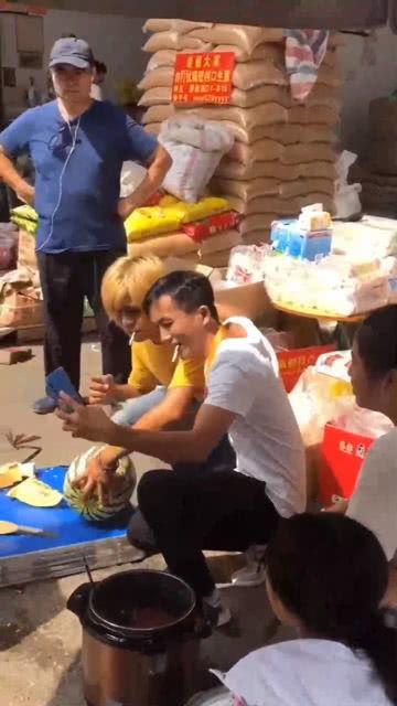 广西南宁网红吃瓜事件,一场网络狂欢背后的真相揭秘