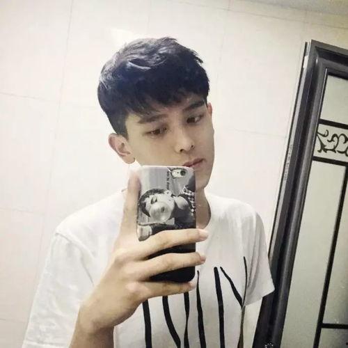 网红吃瓜头像男生霸气图片,霸气男生形象引发热议